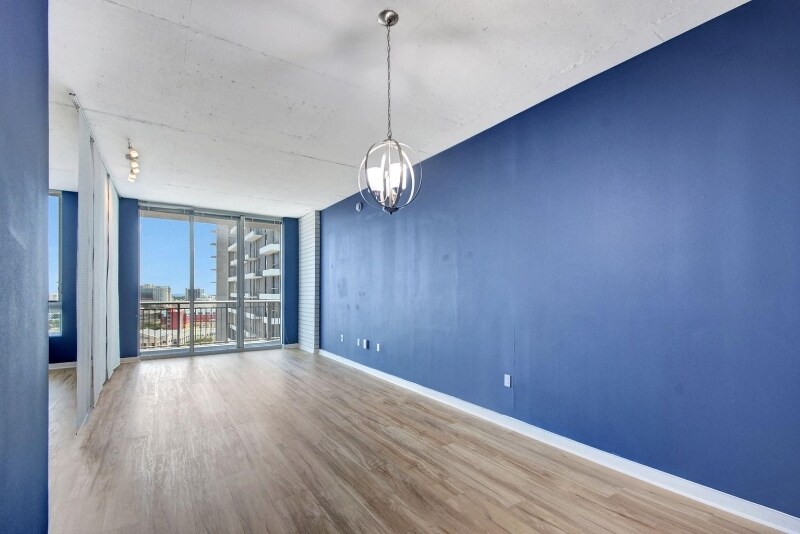 Building Photo - 300 S Australian Ave