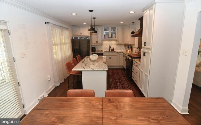 Building Photo - 1 Orchard Ln