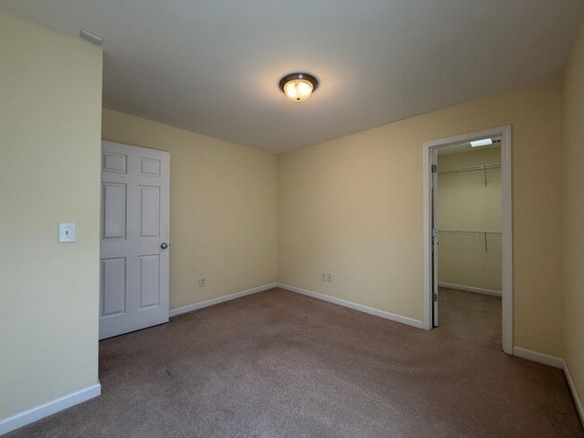 Building Photo - Brick 3/2 House in West Rome- $1,795