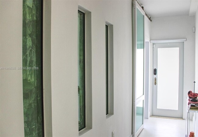 Building Photo - 4710 Pine Tree Dr