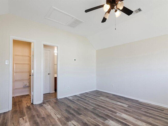 Building Photo - 47 W Lasting Spring Cir