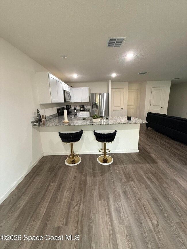 Building Photo - 487 Wiltshire Ave SW