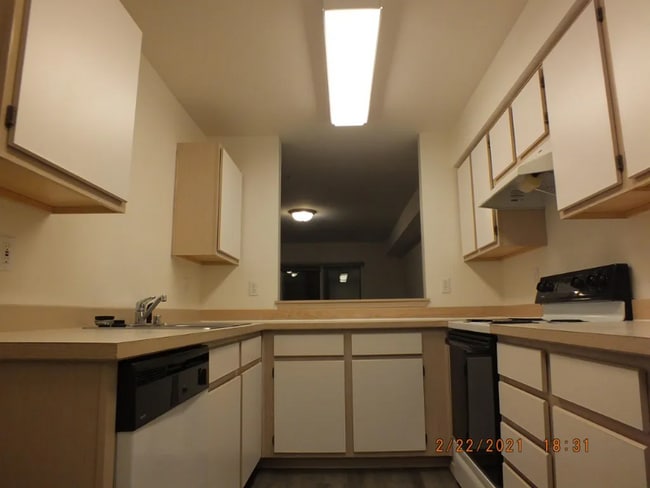 Building Photo - 12549 28th Ave NE