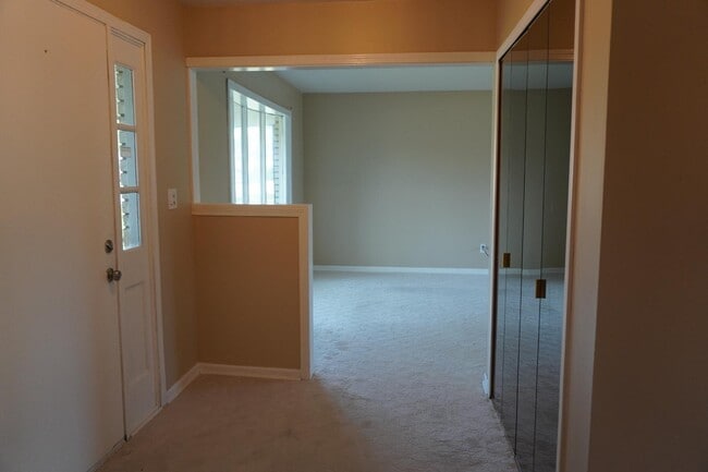 Building Photo - 4415 Fox Hill Dr