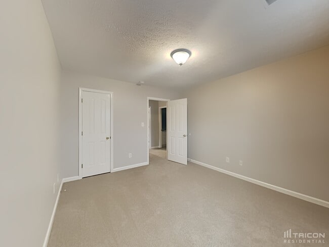 Building Photo - 300 Willow Forks Ct