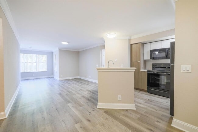 Building Photo - 927 Siesta Key Blvd