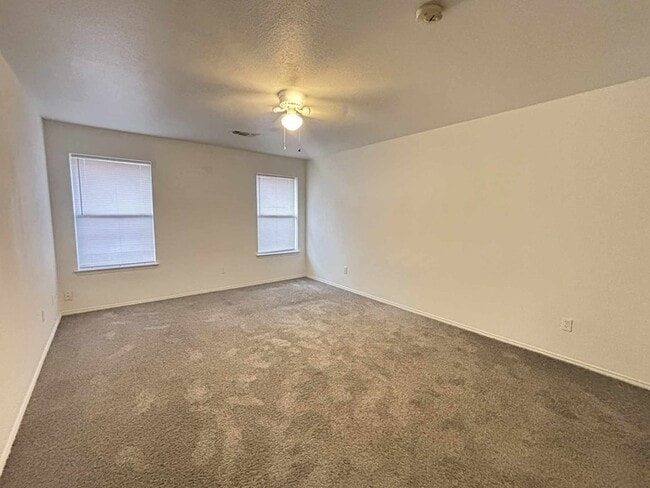 Building Photo - 830 W Colony Dr