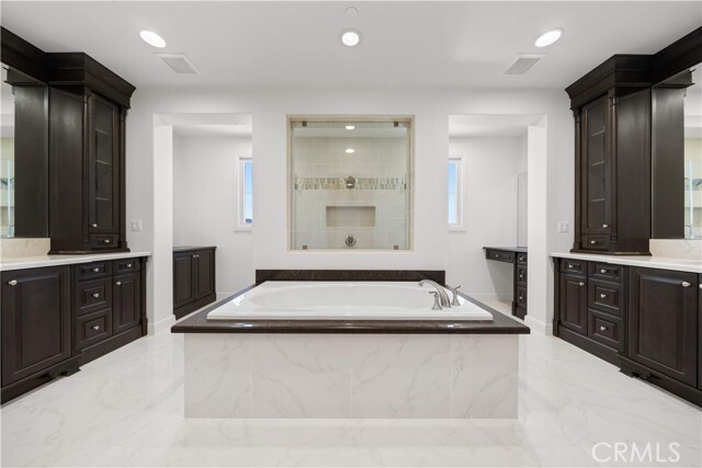 Building Photo - 101 Pinnacle Trl