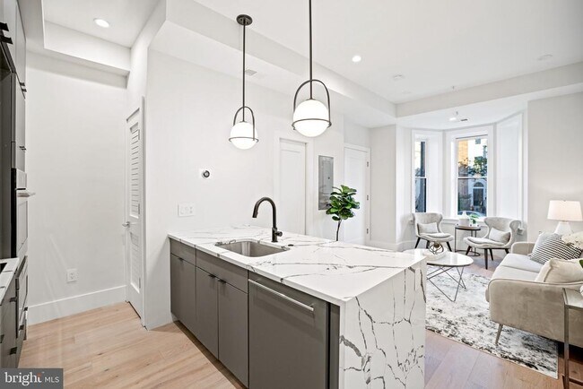 Building Photo - 1128 6th St NW