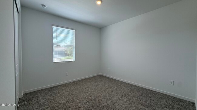 Building Photo - 37406 W San Clemente St
