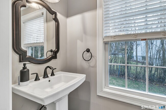 Building Photo - 44 Morehouse Hwy