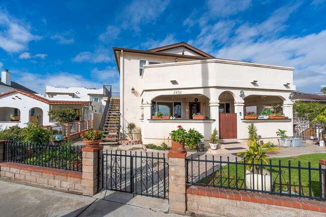 Building Photo - San Pedro Unit with Spectacular Ocean/Mari...
