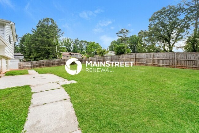 Building Photo - 5 Bedroom Pet-Friendly Home in STONE MOUNTAIN, GA with Main Street Renewal