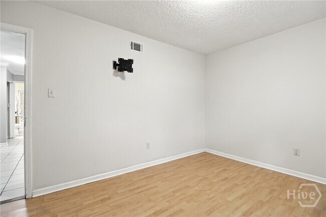 Building Photo - 332 Woodley Rd