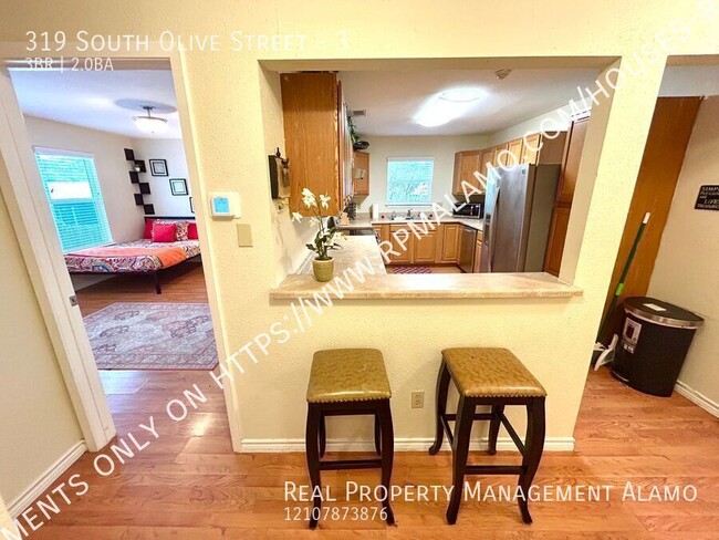 Building Photo - AVAILABLE NOW! FULLY FURNISHED 3 Bedroom /...