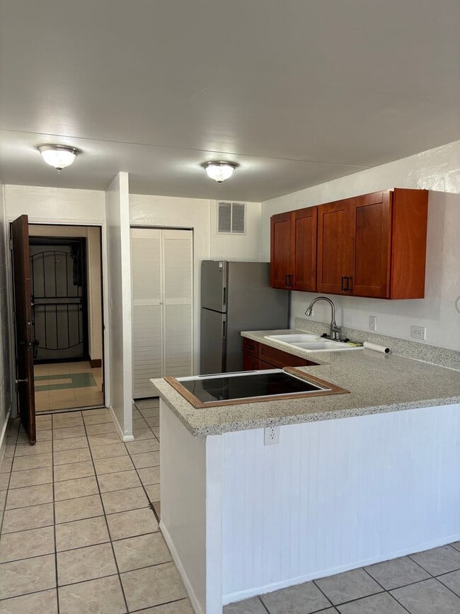 Building Photo - Harbor Lights 1-Bedroom – Pool, Courtyard, & Steps to Shopping