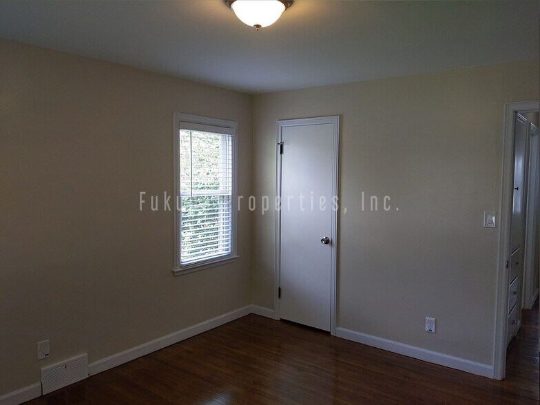 Front bedroom closet - 2490 Forest Ave