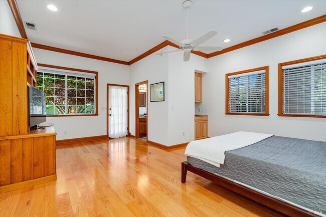 Building Photo - 20 Rosedale Rd