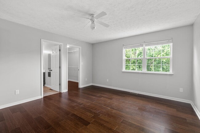 Building Photo - 364 Forest Hill Dr