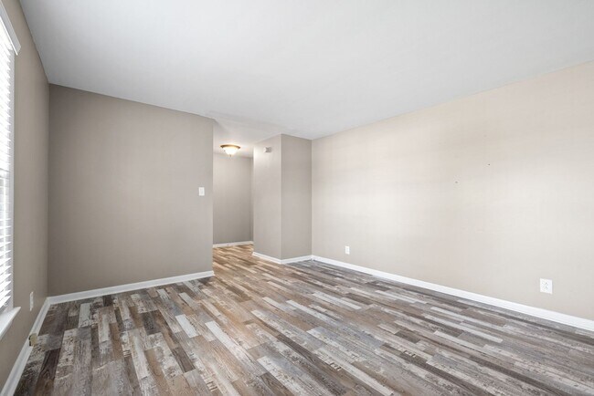 Building Photo - 329 Donna Dr