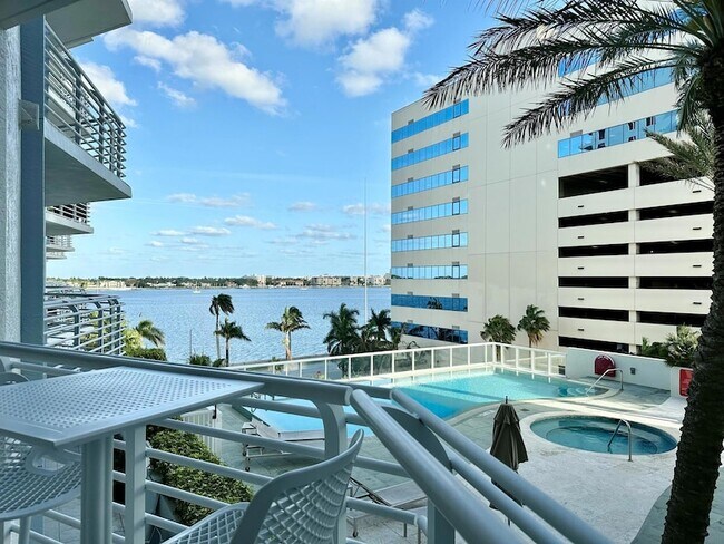 Building Photo - 1551 N Flagler Dr