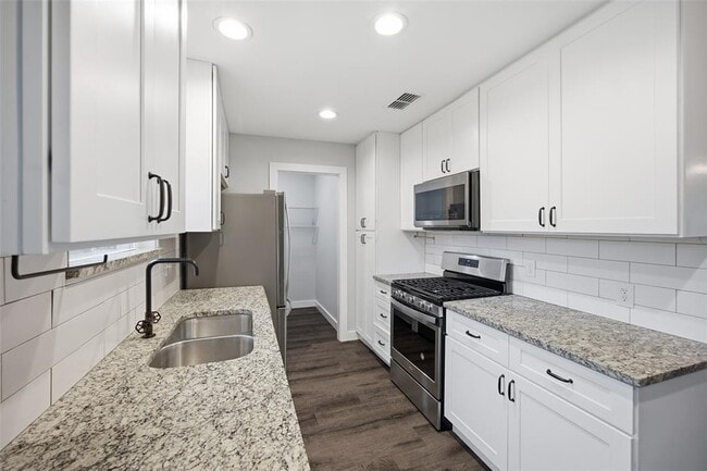 Building Photo - 4810 Creekwood Rd