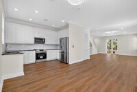 Building Photo - 2502 N Dixie Hwy