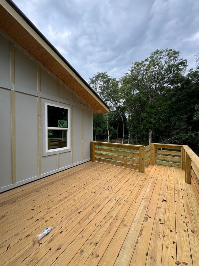 Building Photo - Charming Remodel in Normaltown