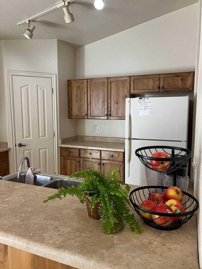 Building Photo - Great 3 bedroom 2 bath home in St George!