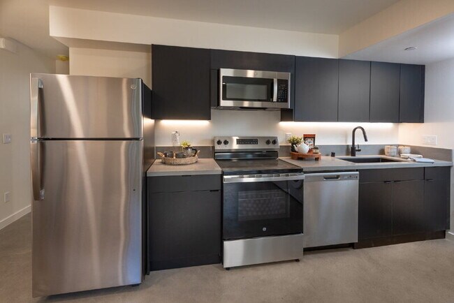 Building Photo - 2664 L St
