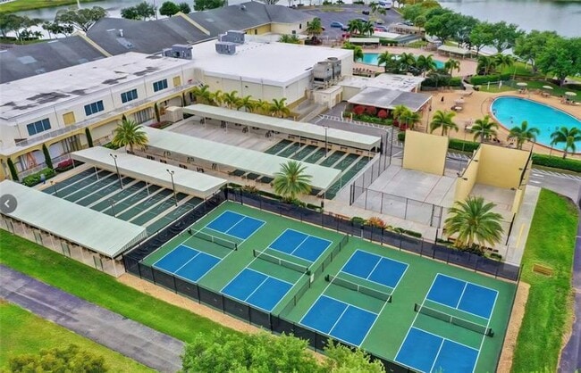 Building Photo - 147 Salisbury G