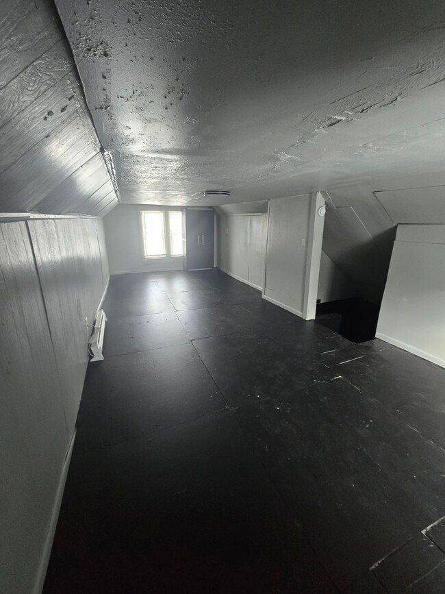 Building Photo - SECTION 8 and EDEN Accepted! Newly Renovated 3BR Home Now Available in Cleveland!!