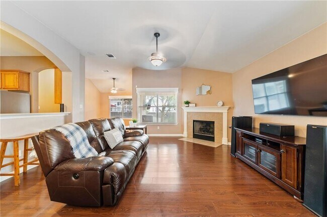 Building Photo - 1203 Calistoga Dr