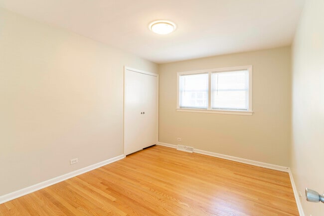Building Photo - 5218 S Normandy Ave