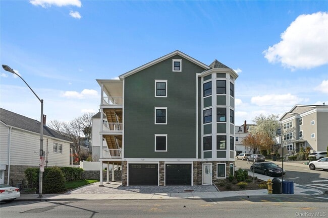 Building Photo - 80 Depeyster St