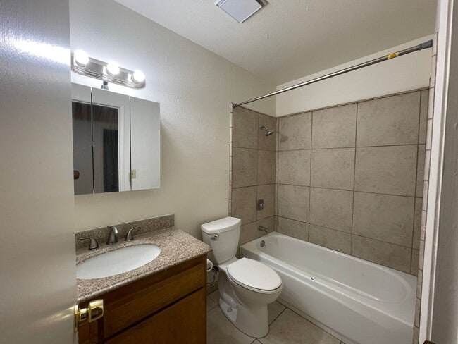 Building Photo - 4830 Suncrest Way