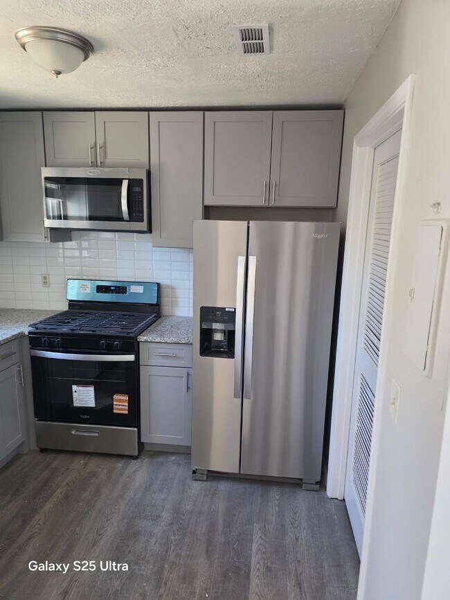 Building Photo - 900 Indian Lake Dr NW