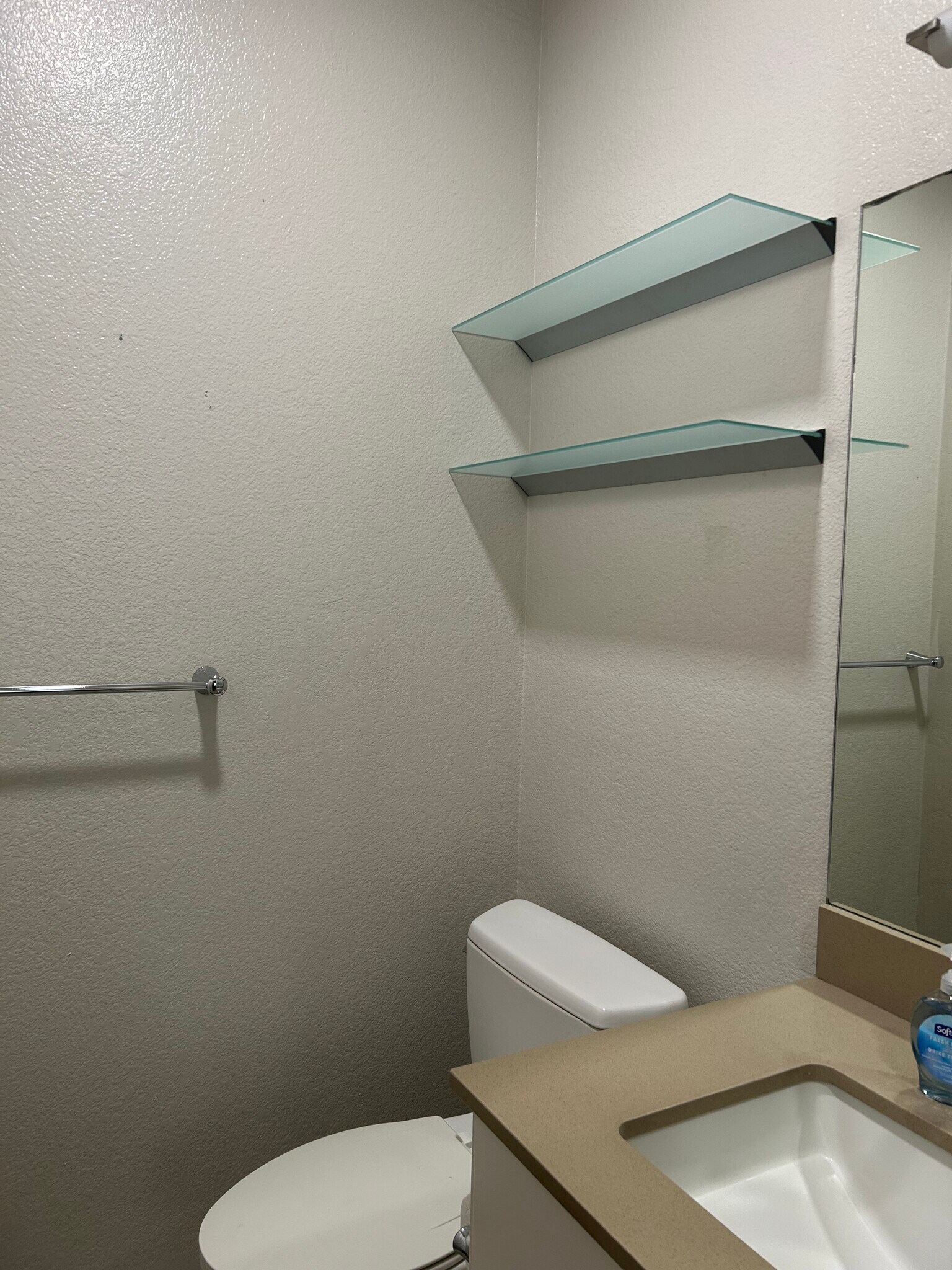 Building Photo - 57 Lakeshore Ct