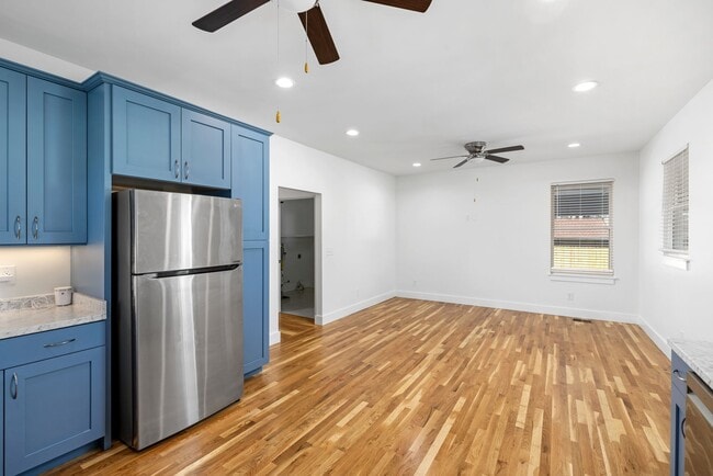 Building Photo - 2104 Jade Dr