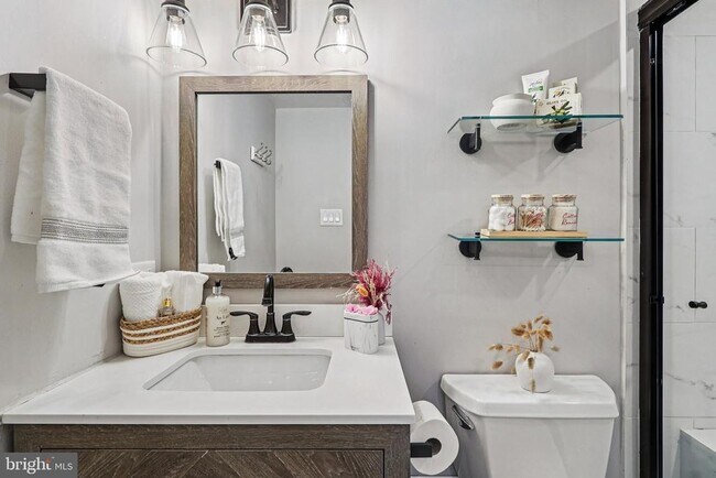 Building Photo - 4620 N Park Ave