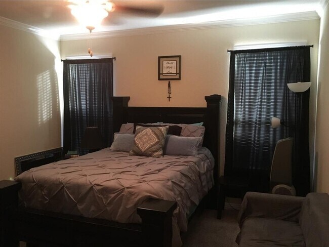 Building Photo - 13839 Rosemere Ln