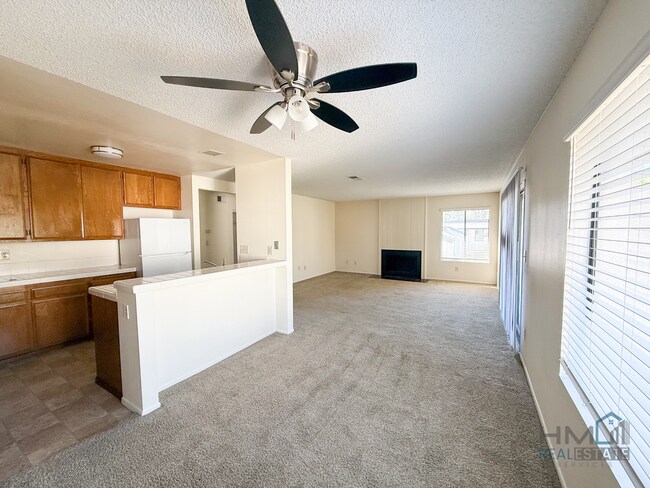 Building Photo - Homes Management - 2bd/2ba Upstairs Condo ...