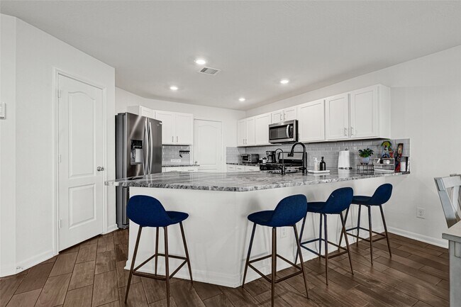 Building Photo - 5238 Tall Tower St