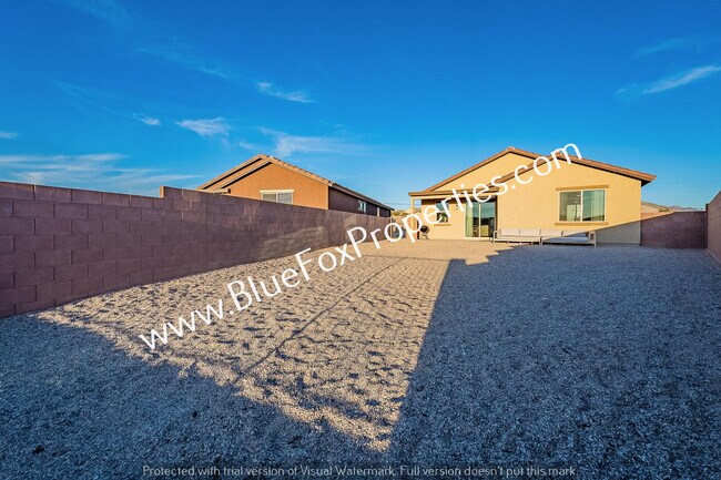 Building Photo - 8683 N Calle La Canoa