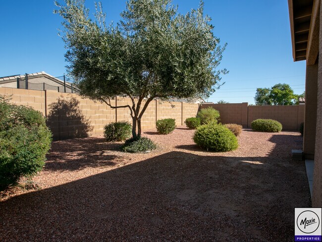 Building Photo - 25550 W Beth Dr