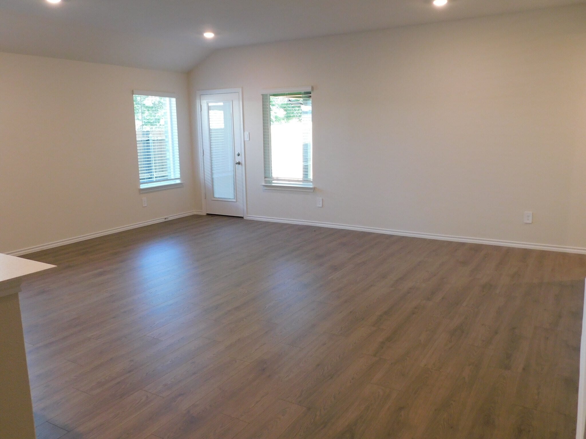 Building Photo - 841 Wild Rose Wy