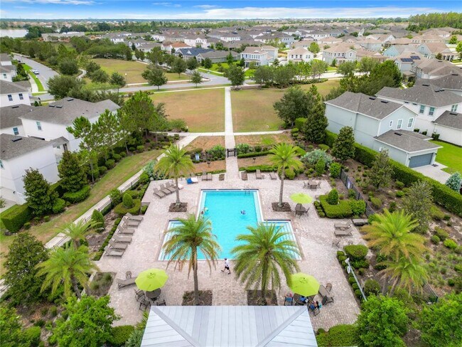 Building Photo - 15465 Honeybell Dr
