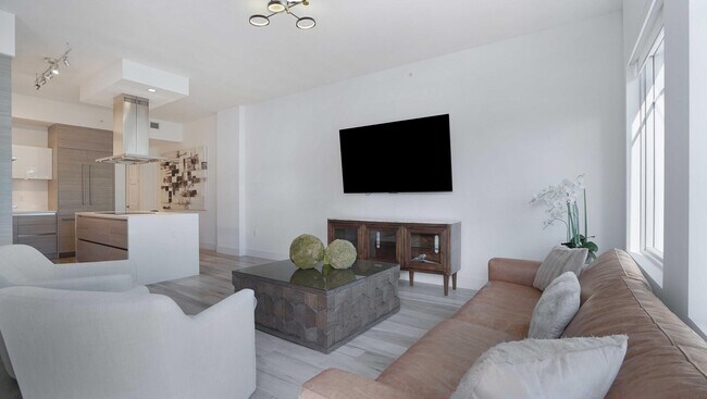 Building Photo - 155 E Boca Raton Rd