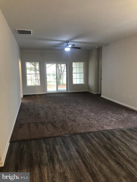 Building Photo - 10 Backwater Ct