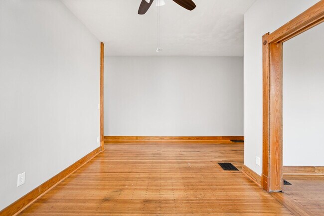 Building Photo - 319 E 13th St